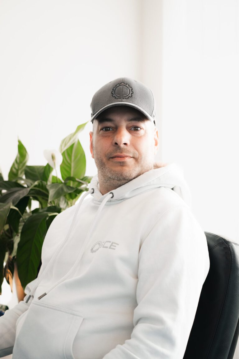 Porträtfoto von Daniel Pavlic- Geschäftsführer SCE
